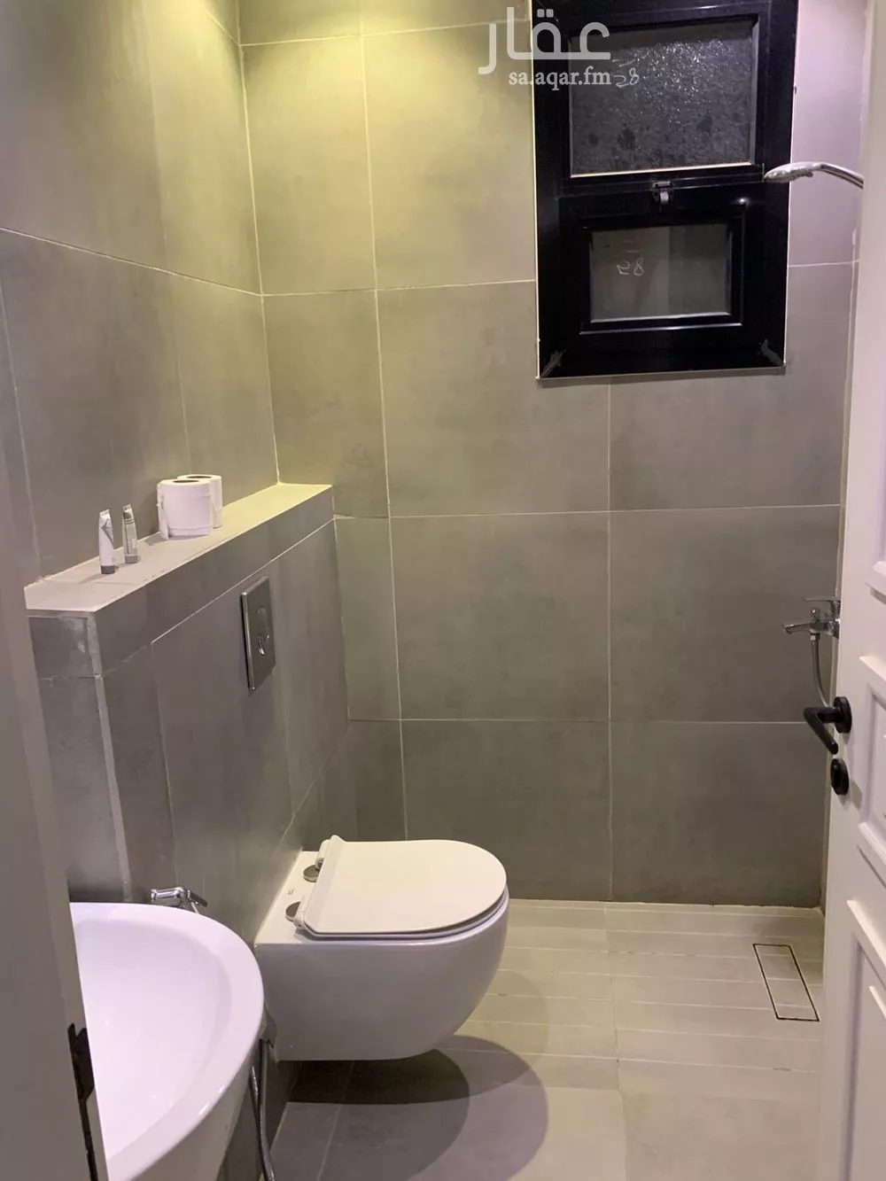 شقة 3 غرف في الملقا 5