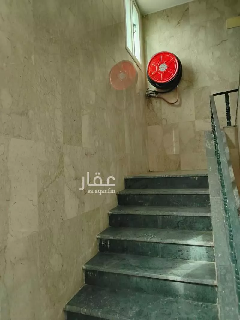 24 bedroom building in Bani Harithah, Madinah 9