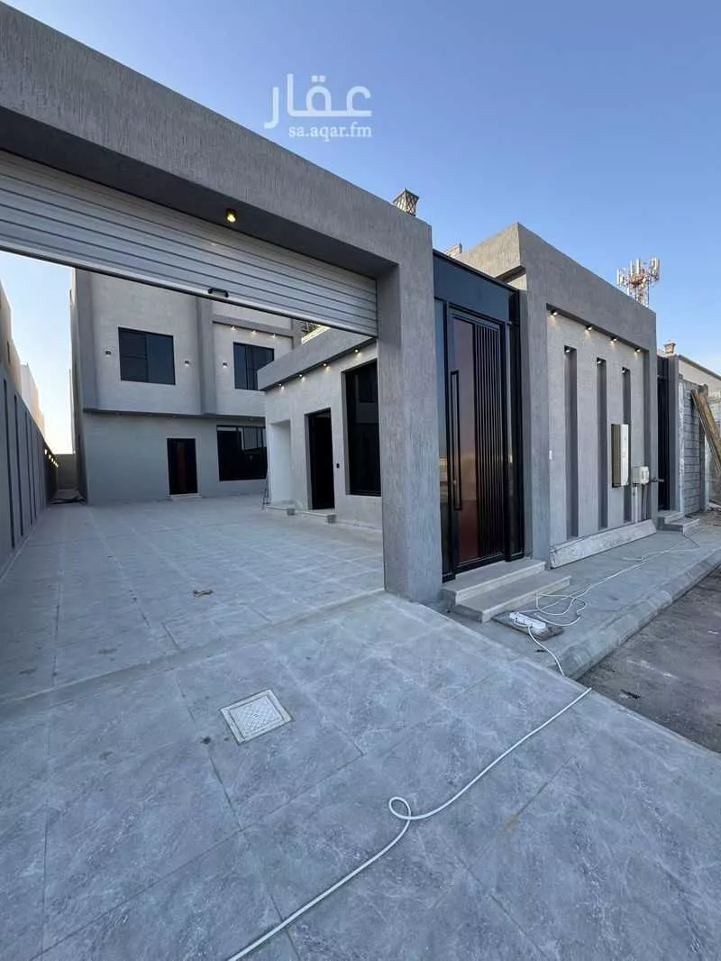 فيلا 6 غرف في الامواج 2