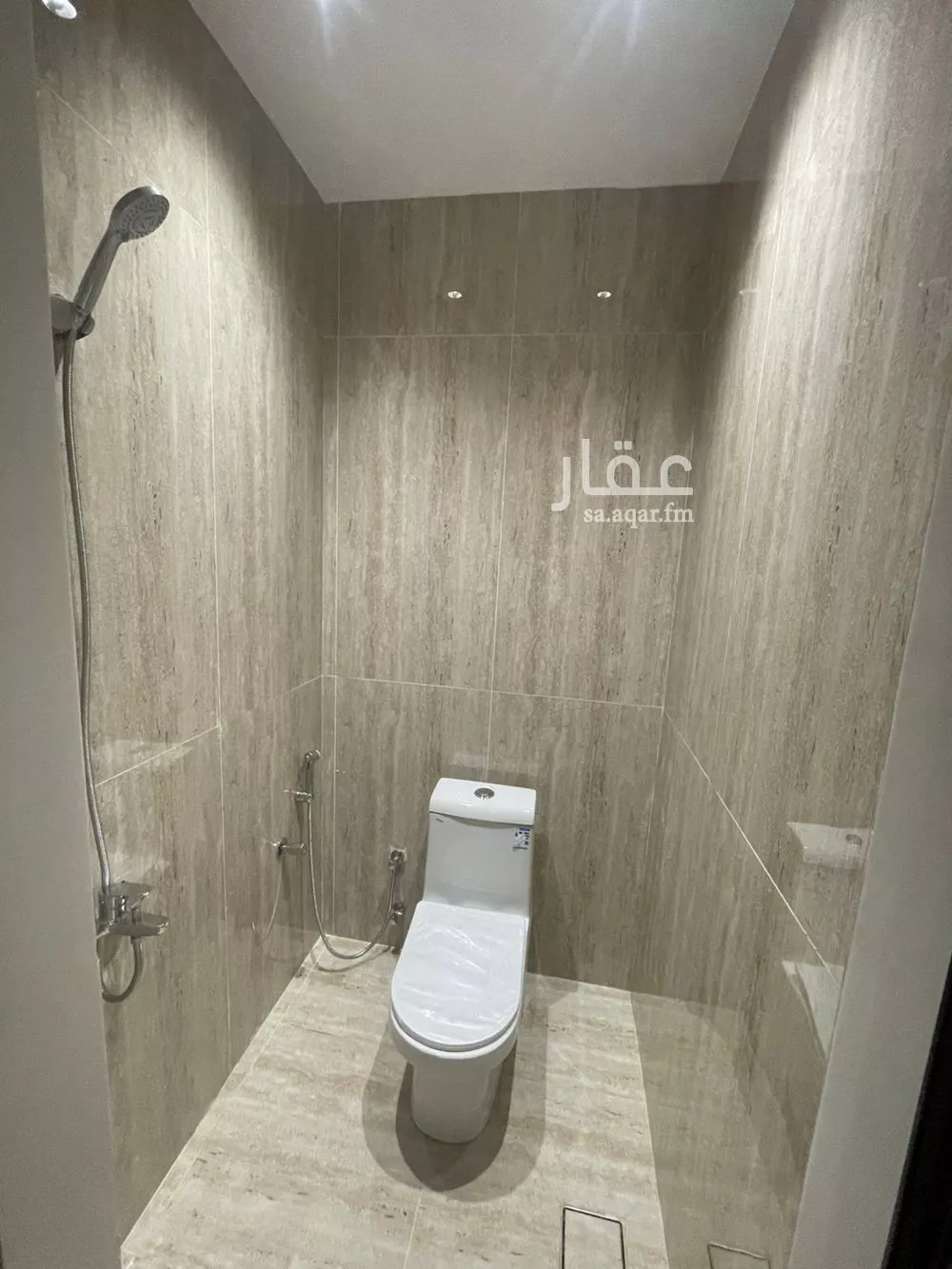 شقة 5 غرف في ضاحية الملك فهد 4