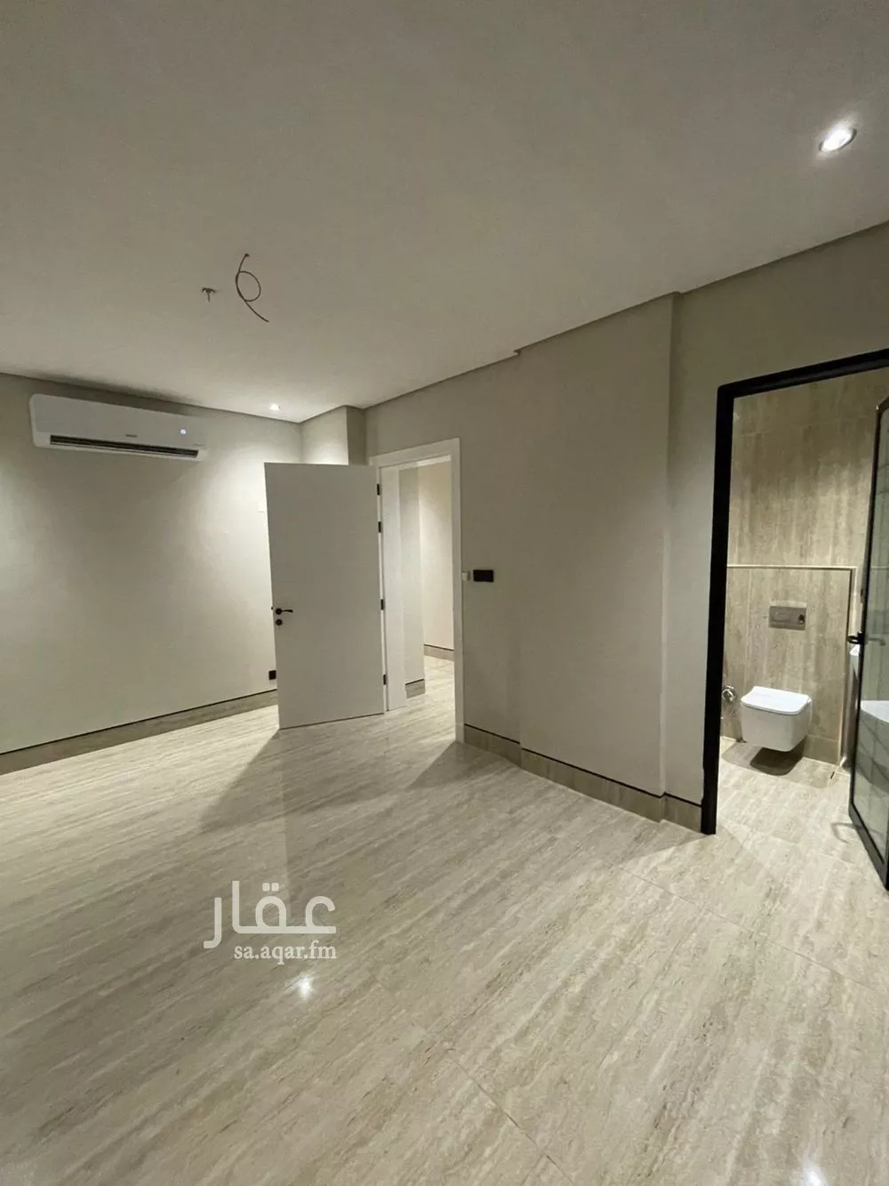 شقة 5 غرف في ضاحية الملك فهد 2