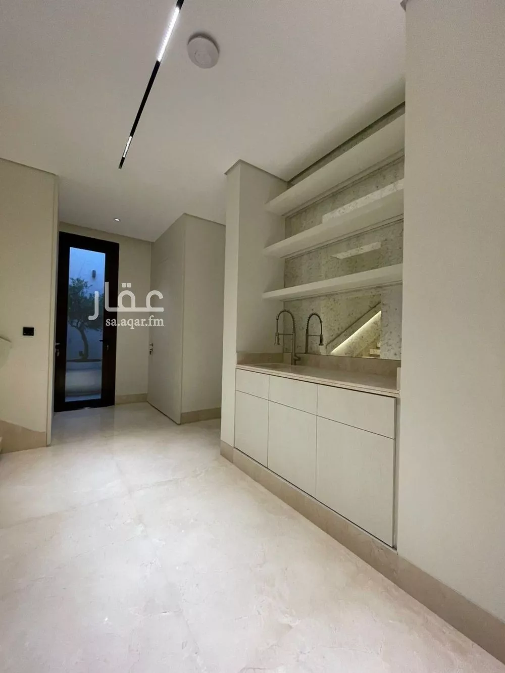 فيلا 5 غرف في العارض 3