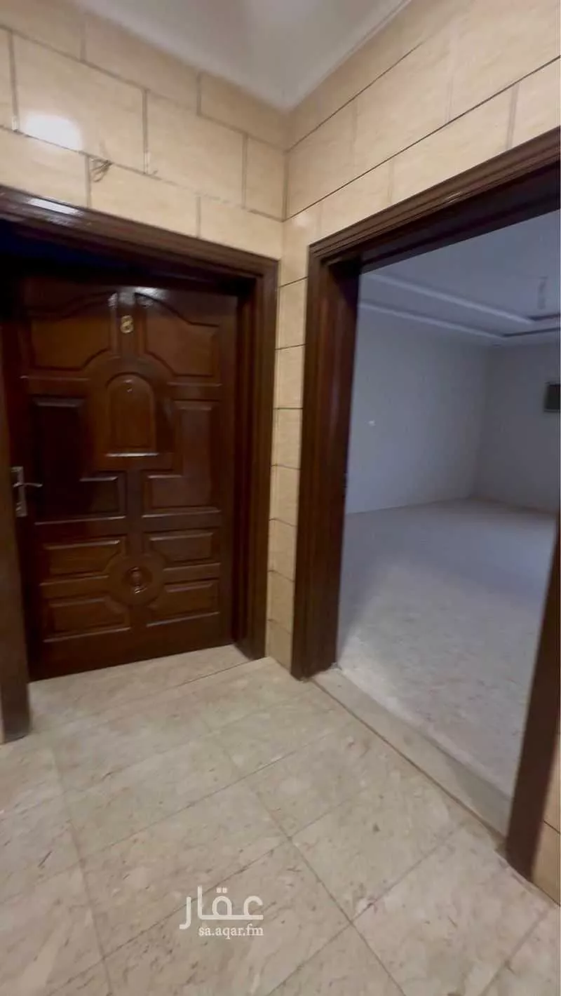 عمارة 504 م² في الجامعة 5