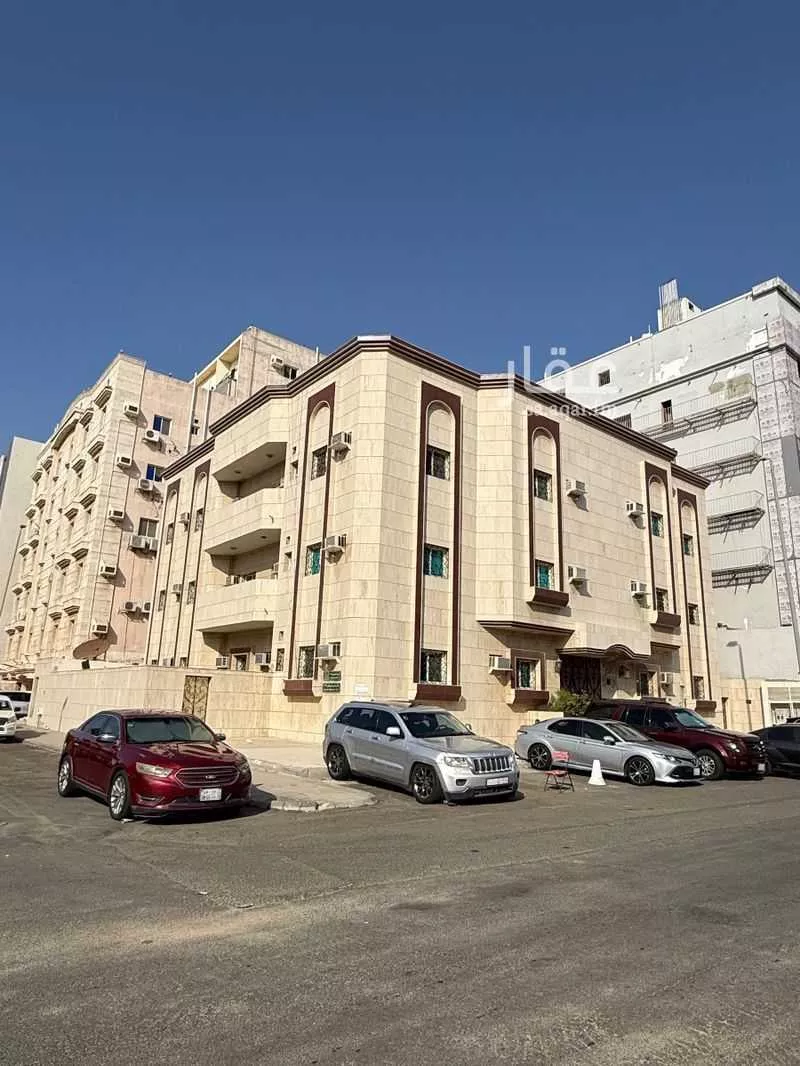 عمارة 789 م² في العزيزية 3