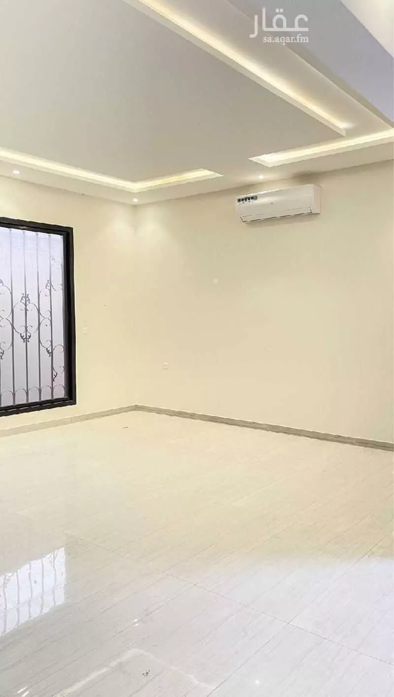 5 bedroom villa in Al Aridh 4