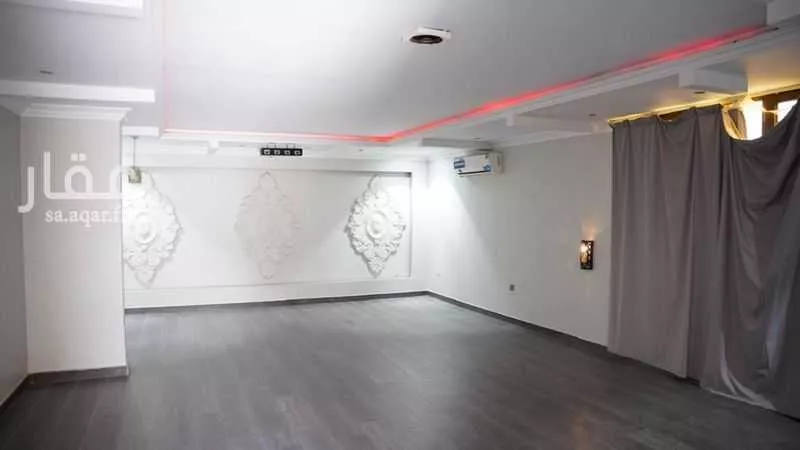 فيلا 9 غرف في الشراع 2