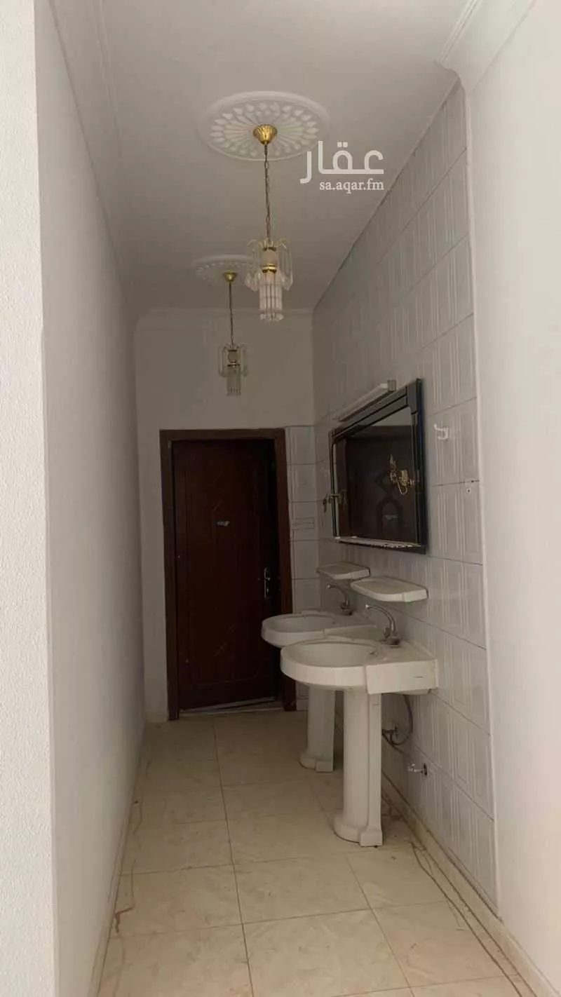 فيلا 6 غرف في العريجاء الغربية 5