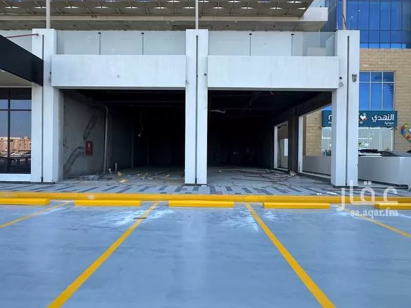 120 sqm shop in Al Aziziyah 1