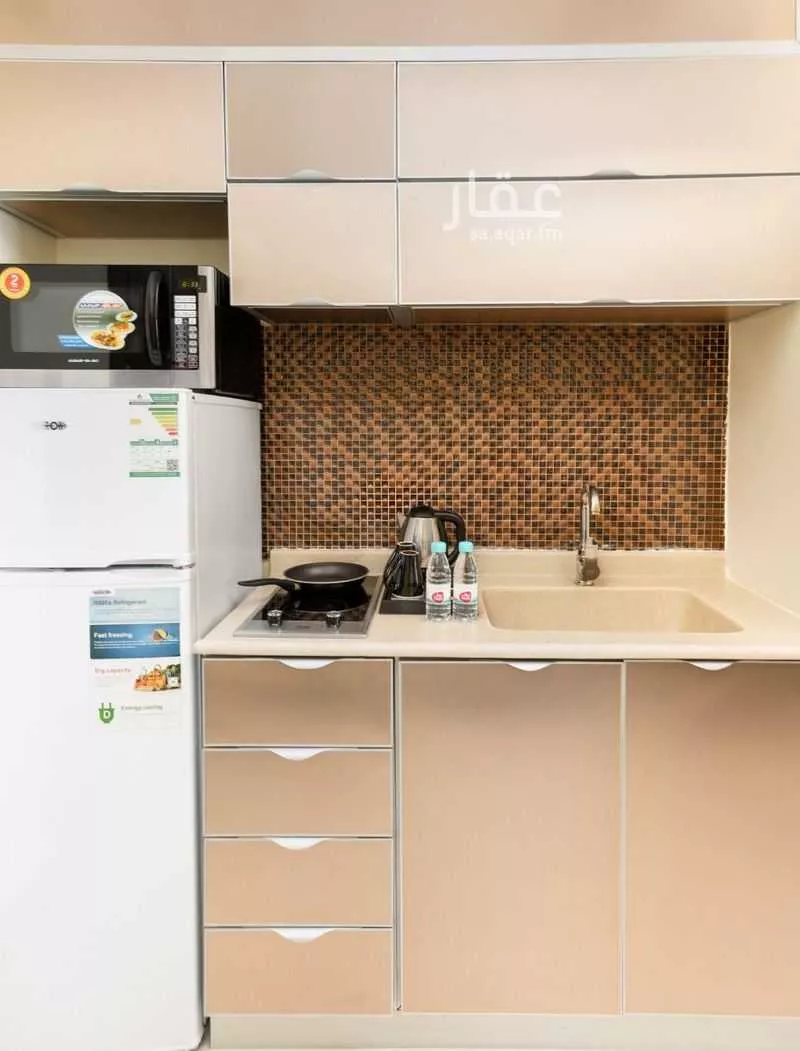 شقة 61 غرف في الحمرا 5