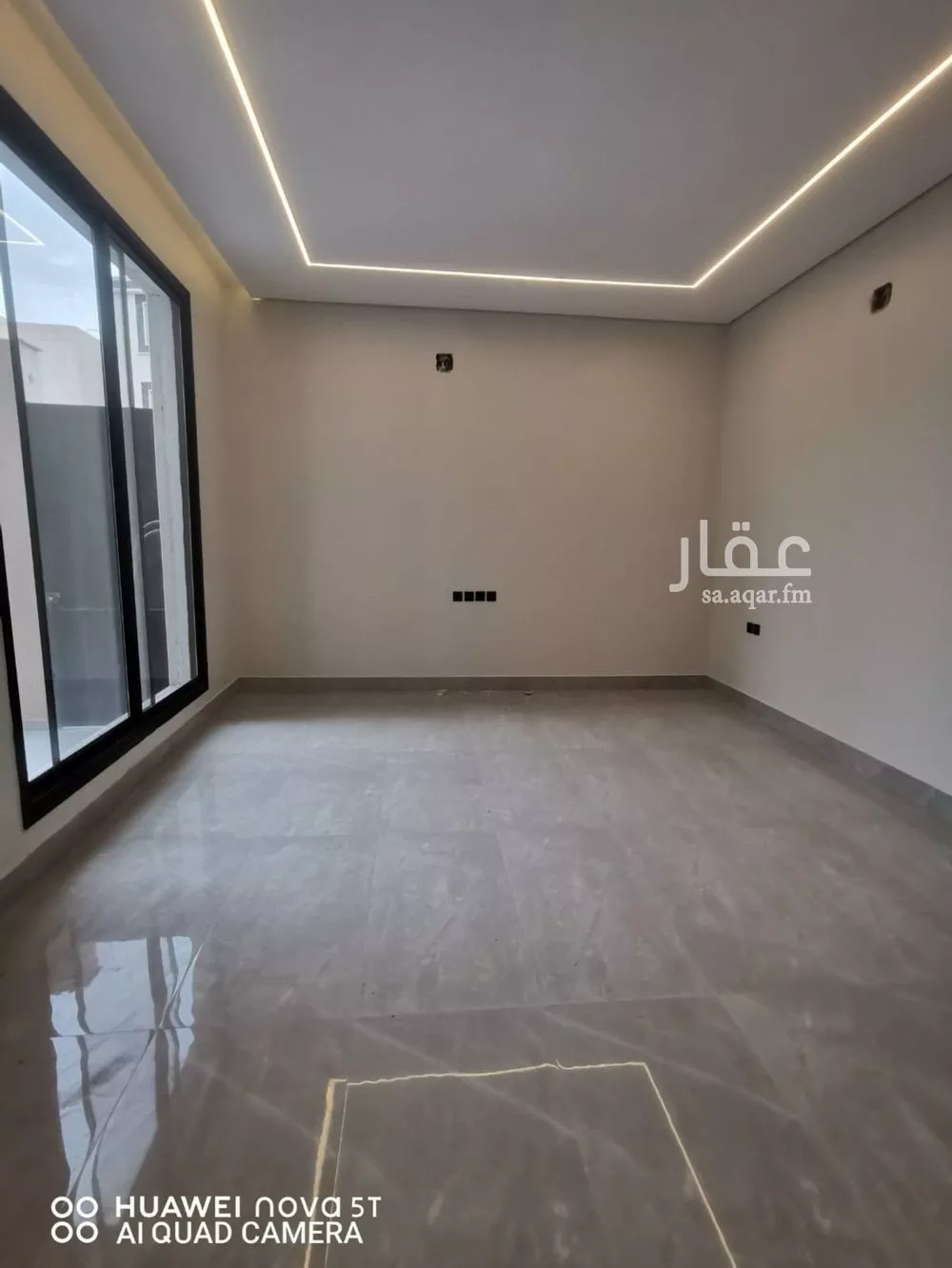 فيلا 6 غرف في الشرق 3