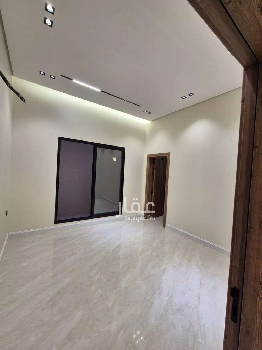 5 bedroom floor in Al Aridh 3