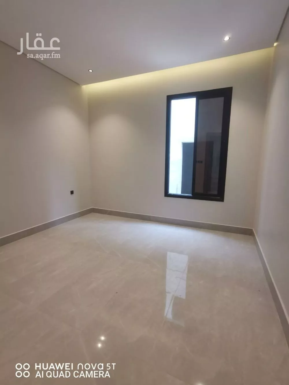 فيلا 6 غرف في الشرق 4