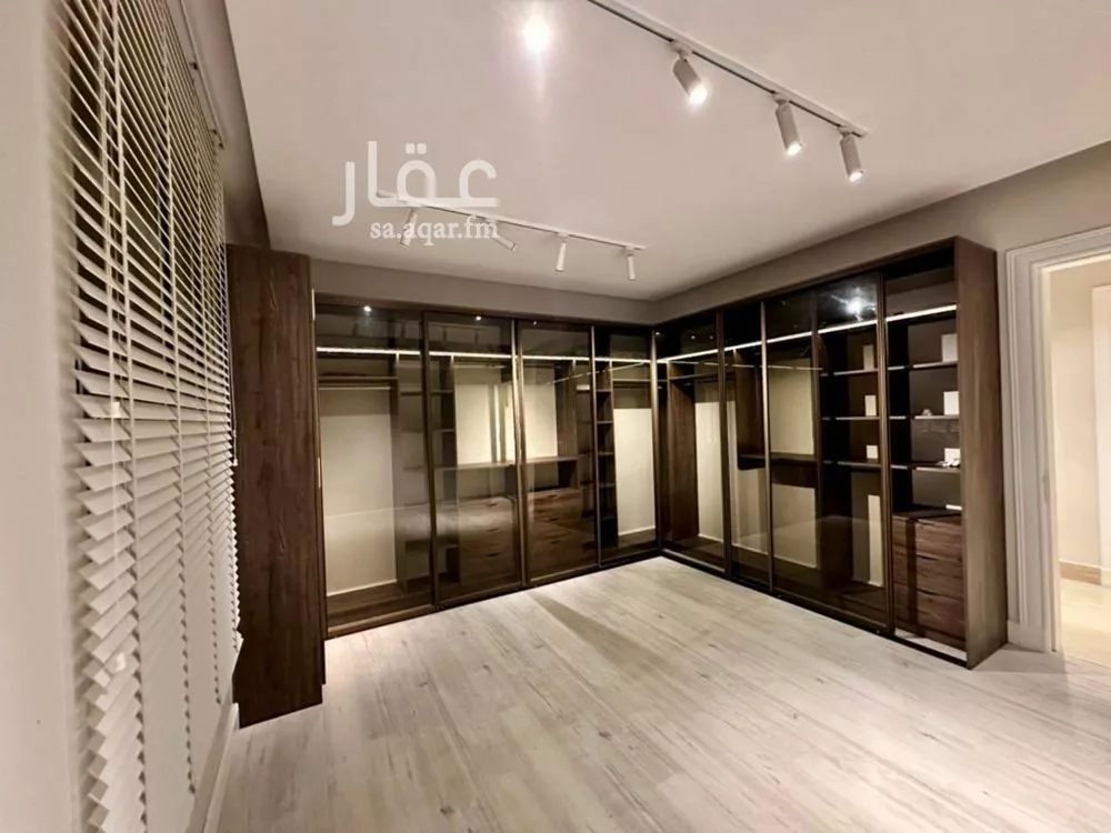 6 bedroom apartment in Al Qairawan 3