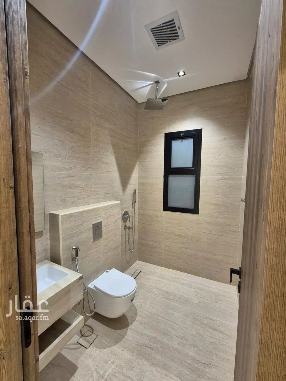 دور 3 غرف في العارض 3