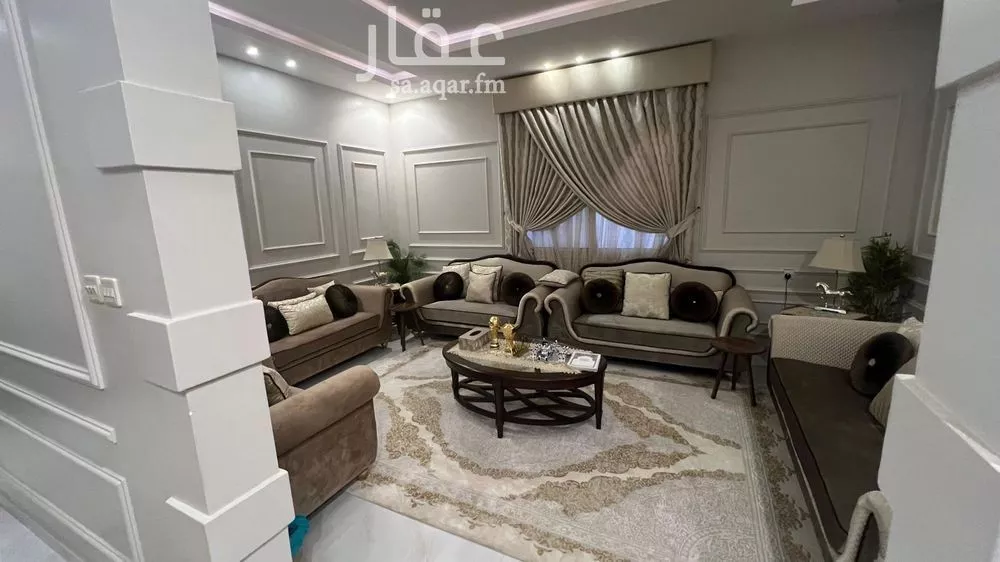 12 bedroom villa in Al Aridh 5