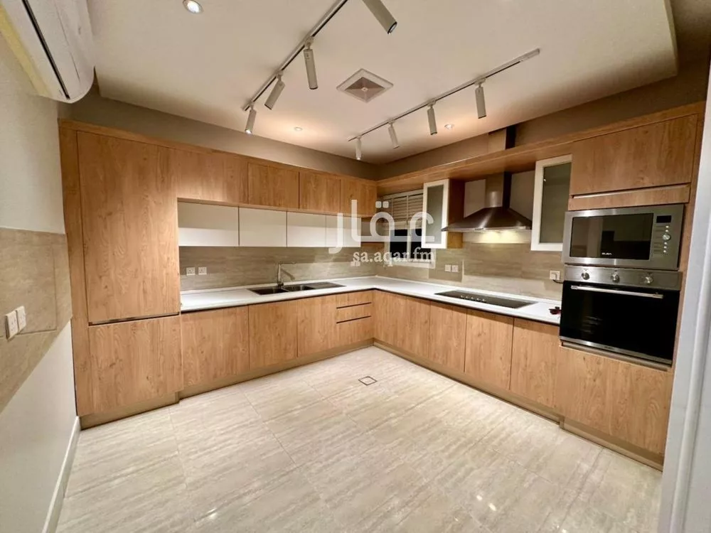 6 bedroom apartment in Al Qairawan 2