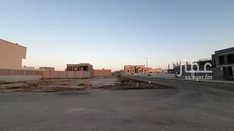 أرض 301 م² في الزمرد 4