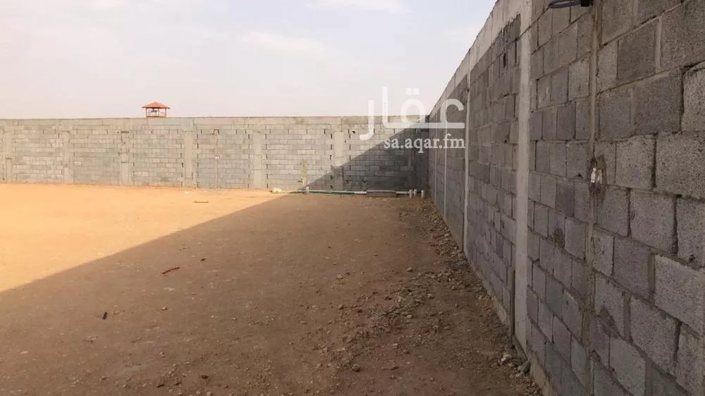 أرض 2267 م² في الرمال 4