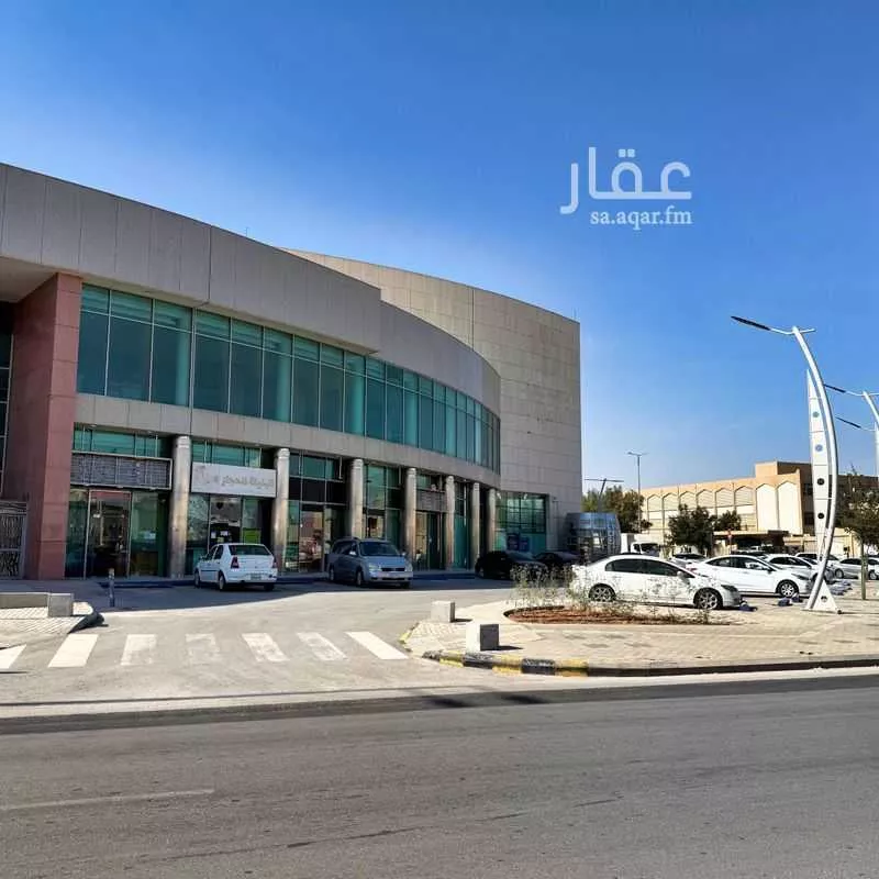 محل 5600 م² في الروابي 4