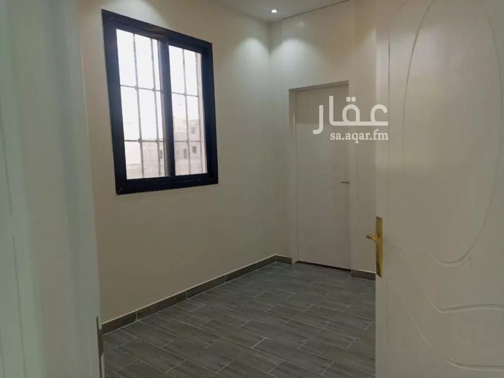 فيلا 10 غرف في الرمال 4