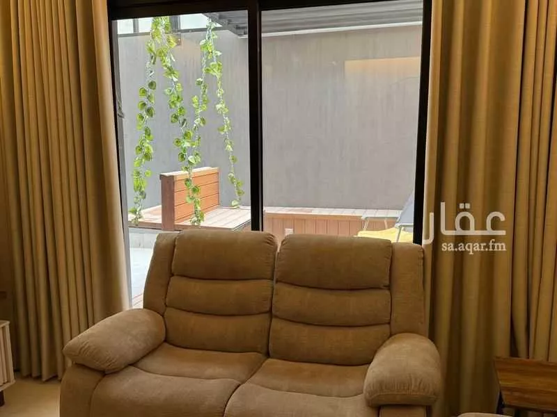 شقة 5 غرف في عرقة 5