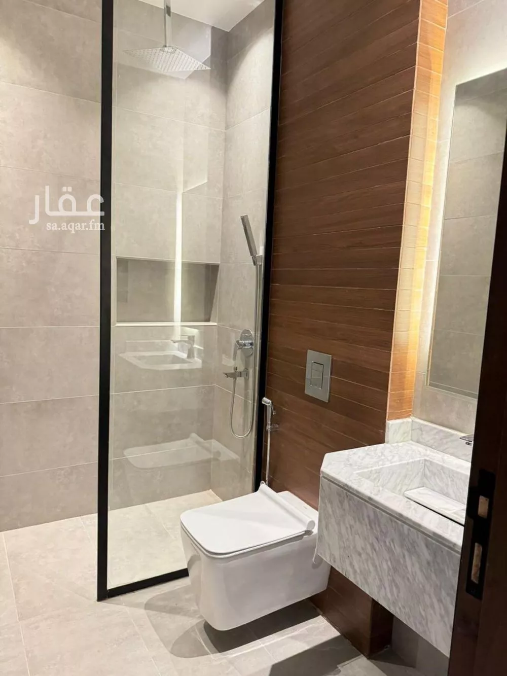 شقة 5 غرف في العزيزية 3