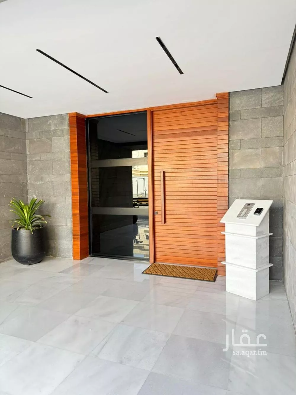 شقة 5 غرف في العزيزية 4