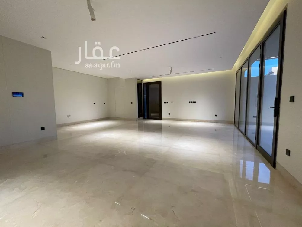 فيلا 5 غرف في العارض 2