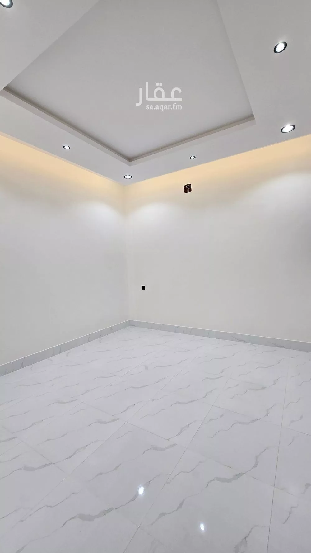 8 bedroom floor in Al Aziziyah 3