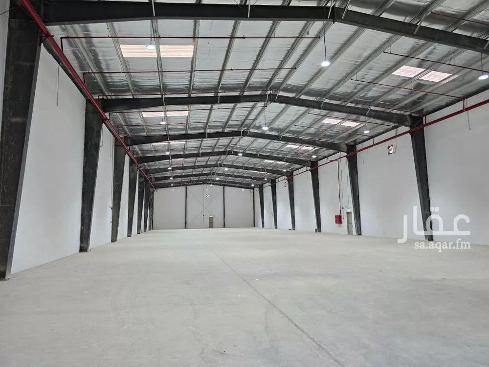 مستودع 4250 م² في طيبة 5
