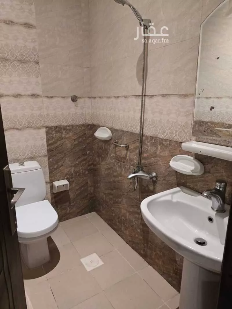 2 bedroom apartment in Mishrifah, Jeddah 10