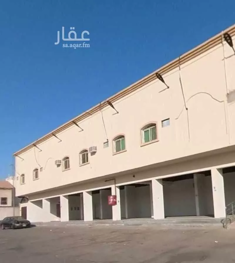 محل 300 م² في شبرا