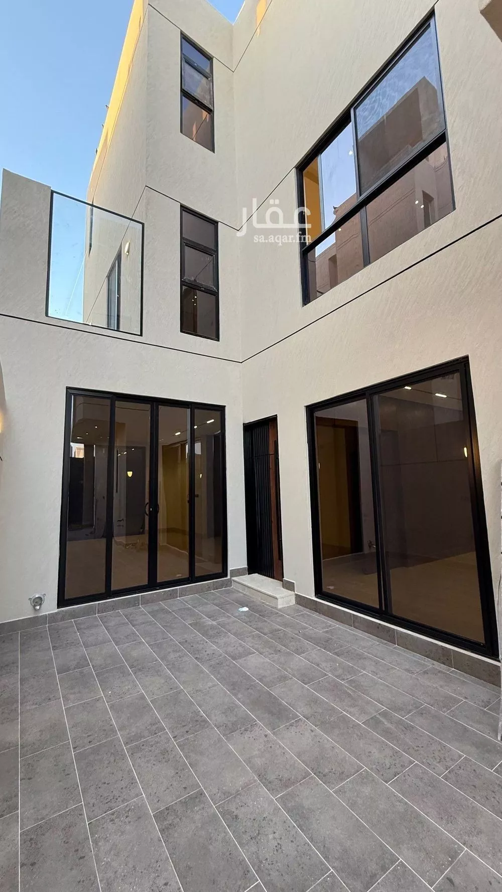 فيلا 6 غرف في المهدية 5