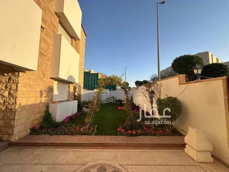 فيلا 9 غرف في العليا 5