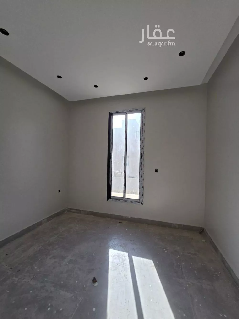 فيلا 4 غرف في العارض 2