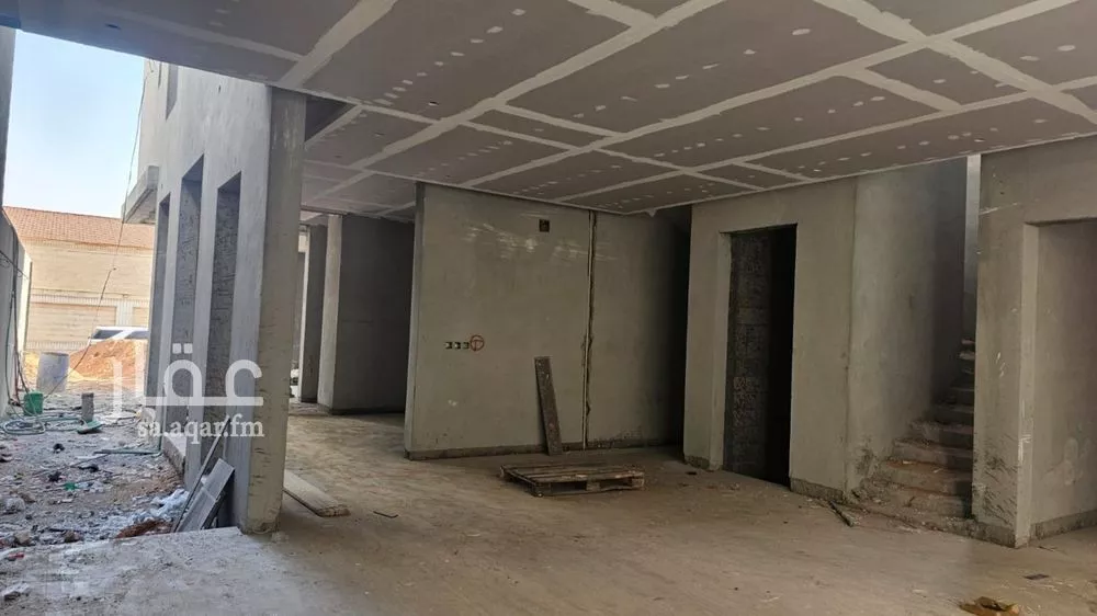 5 bedroom villa in Granada, Riyadh 9