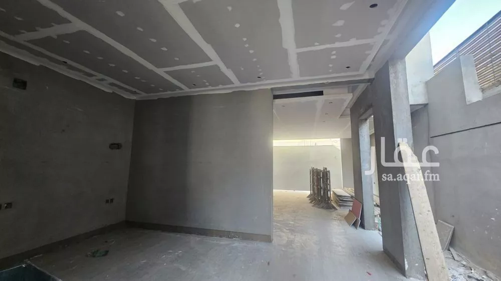 5 bedroom villa in Granada, Riyadh 11