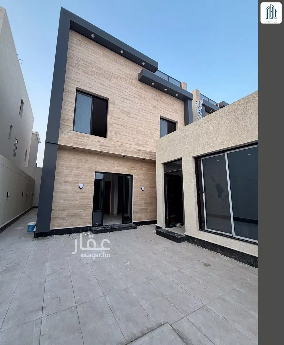 فيلا 7 غرف في الامواج 2