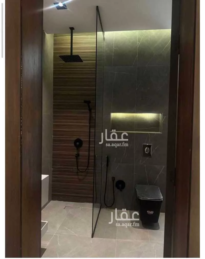 فيلا 5 غرف في العارض 3