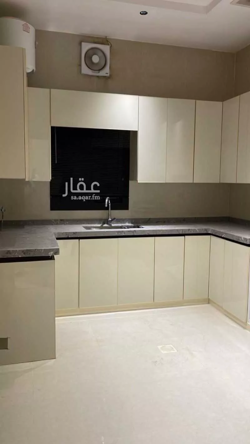 5 bedroom floor in Al Janadriyah 4