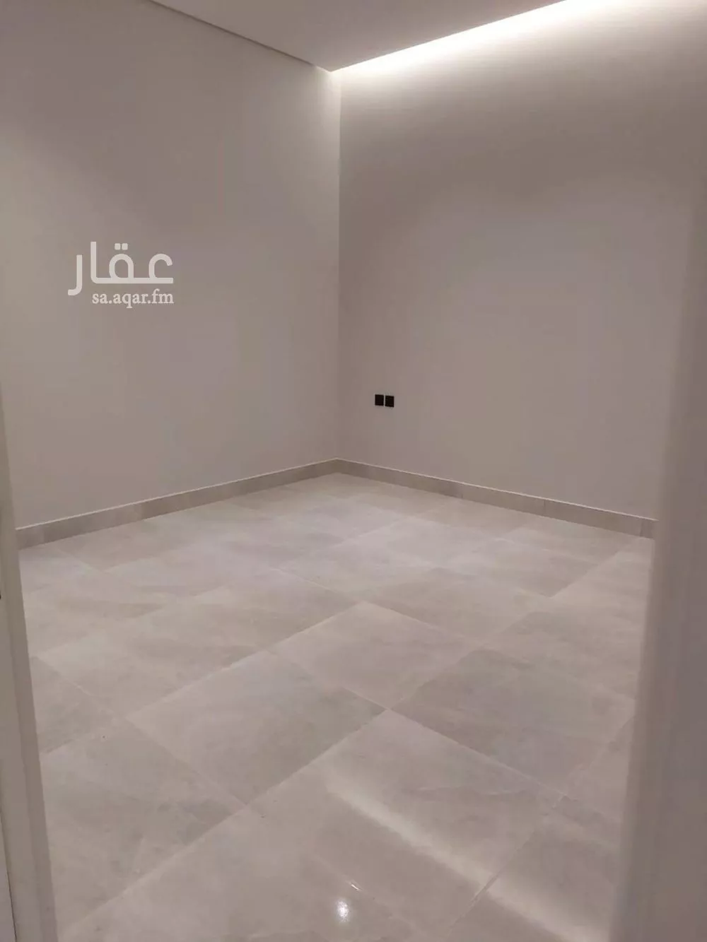 شقة 3 غرف في الرمال 4