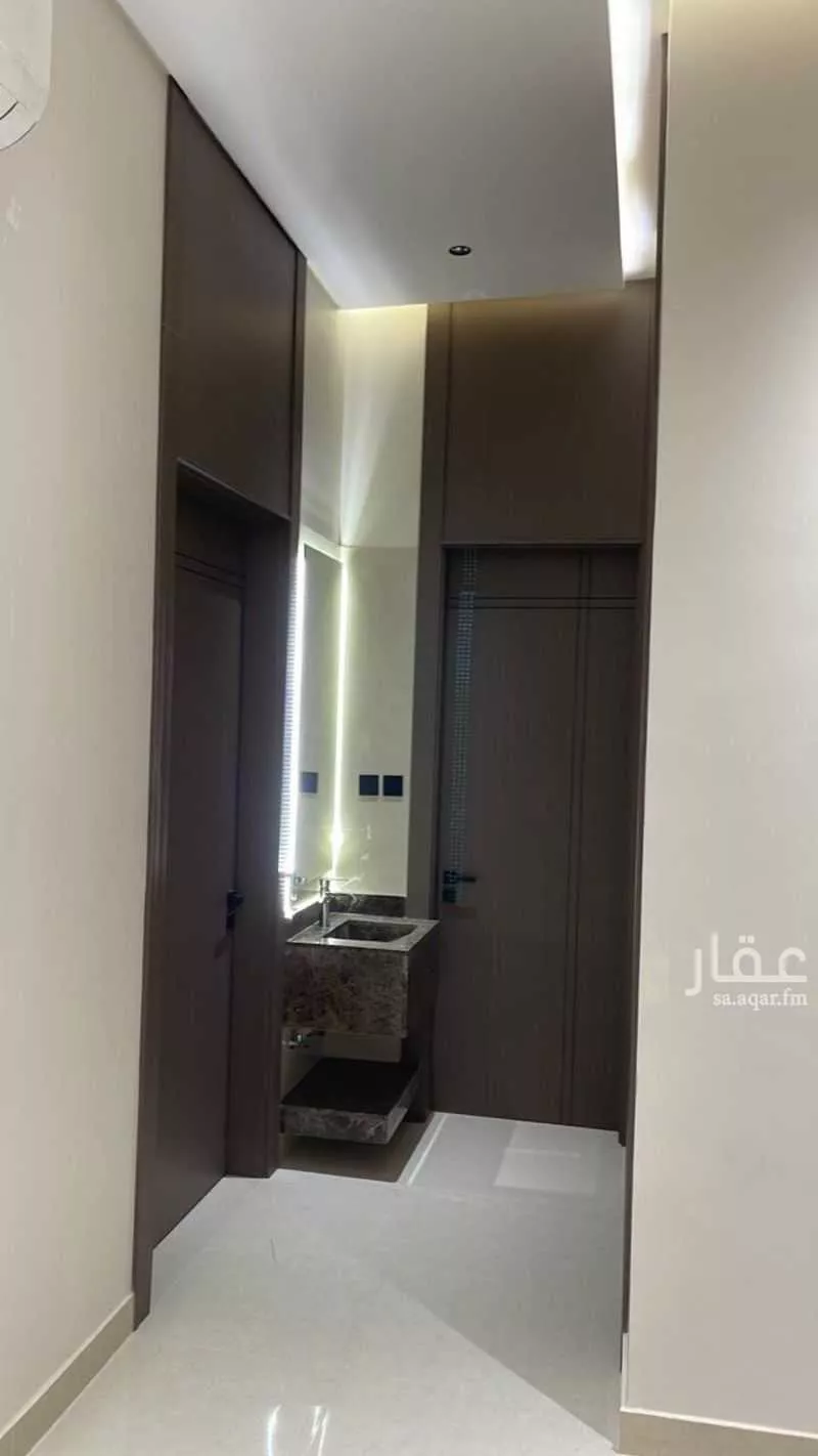 5 bedroom floor in Al Janadriyah 3