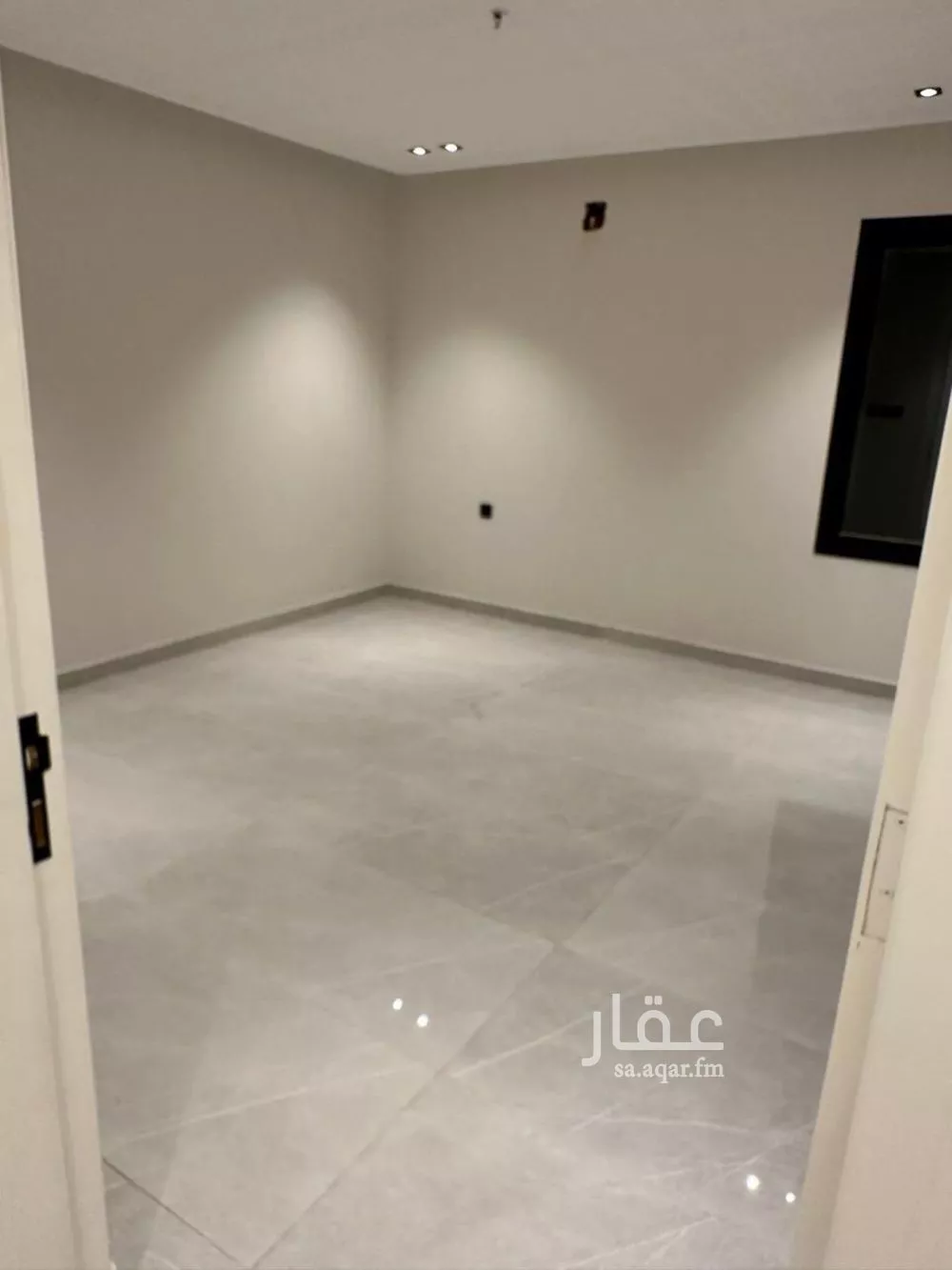 شقة 3 غرف في الرمال 5