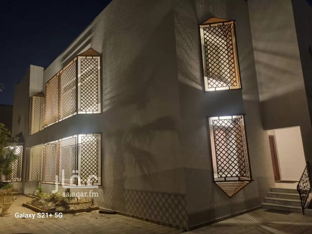 فيلا 9 غرف في العليا 2