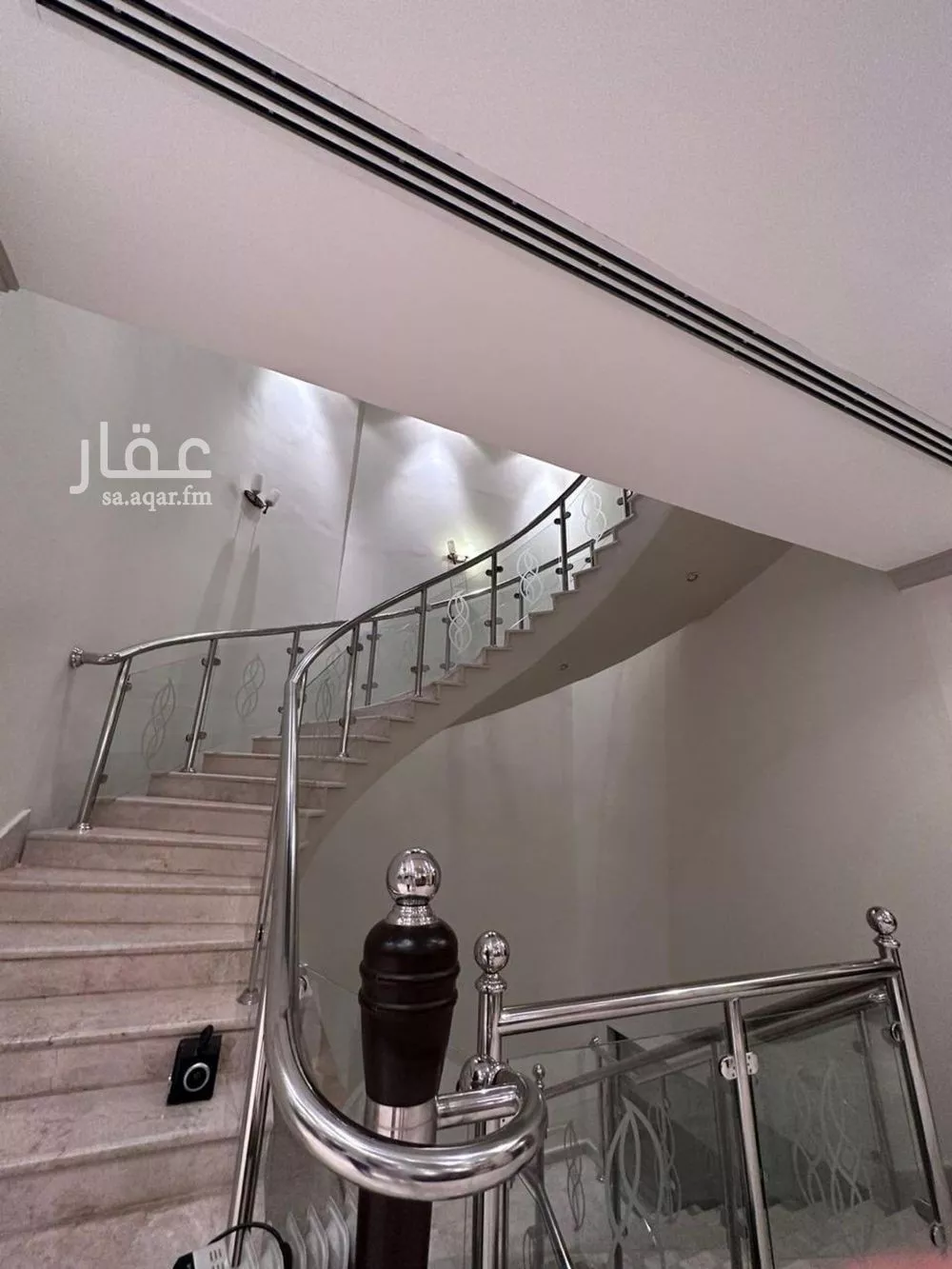 فيلا 8 غرف في الياسمين 3