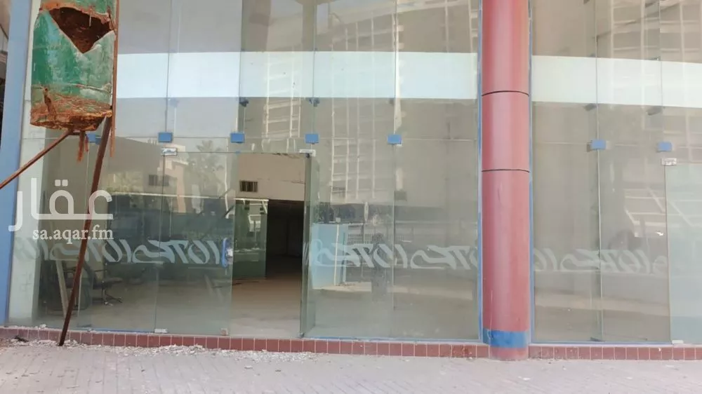 محل 300 م² في الطبيشي 4