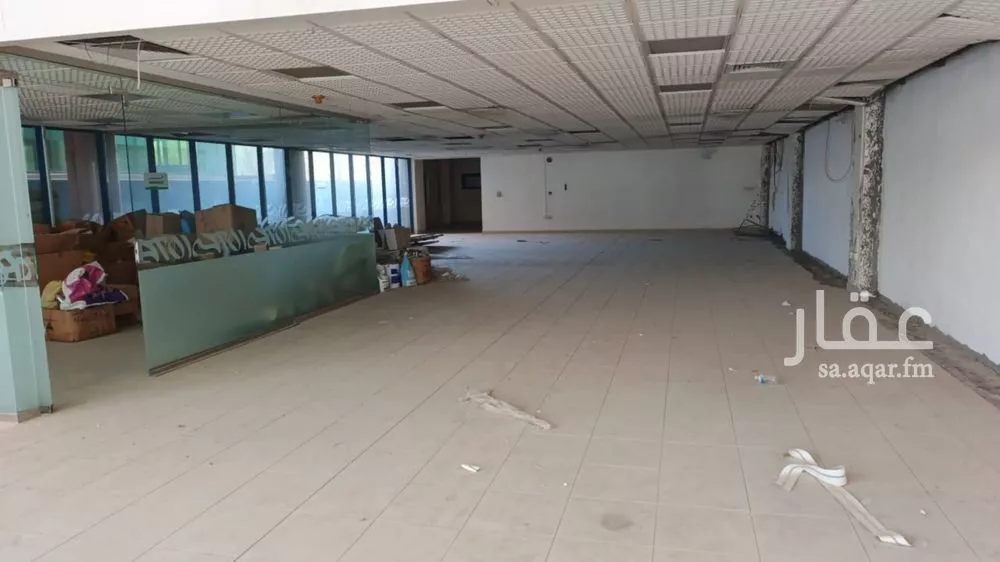 محل 300 م² في الطبيشي 3