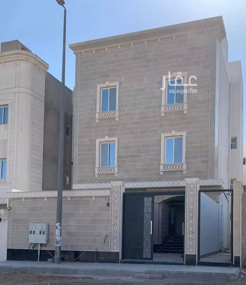 345 sqm building in Bani Bayadah 1