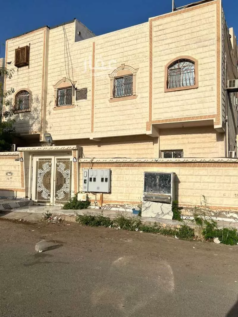 عمارة 387 م² في القلعة 1