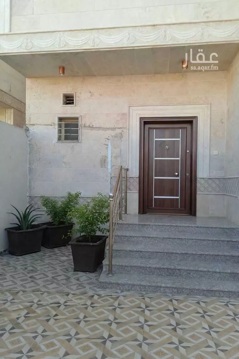 فيلا 8 غرف في الدفاع 2